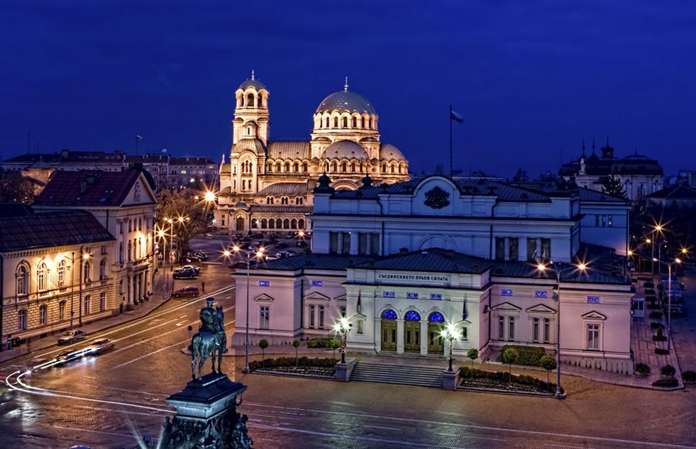 Семіз шлюхалар суретке зәр беріп жатыр