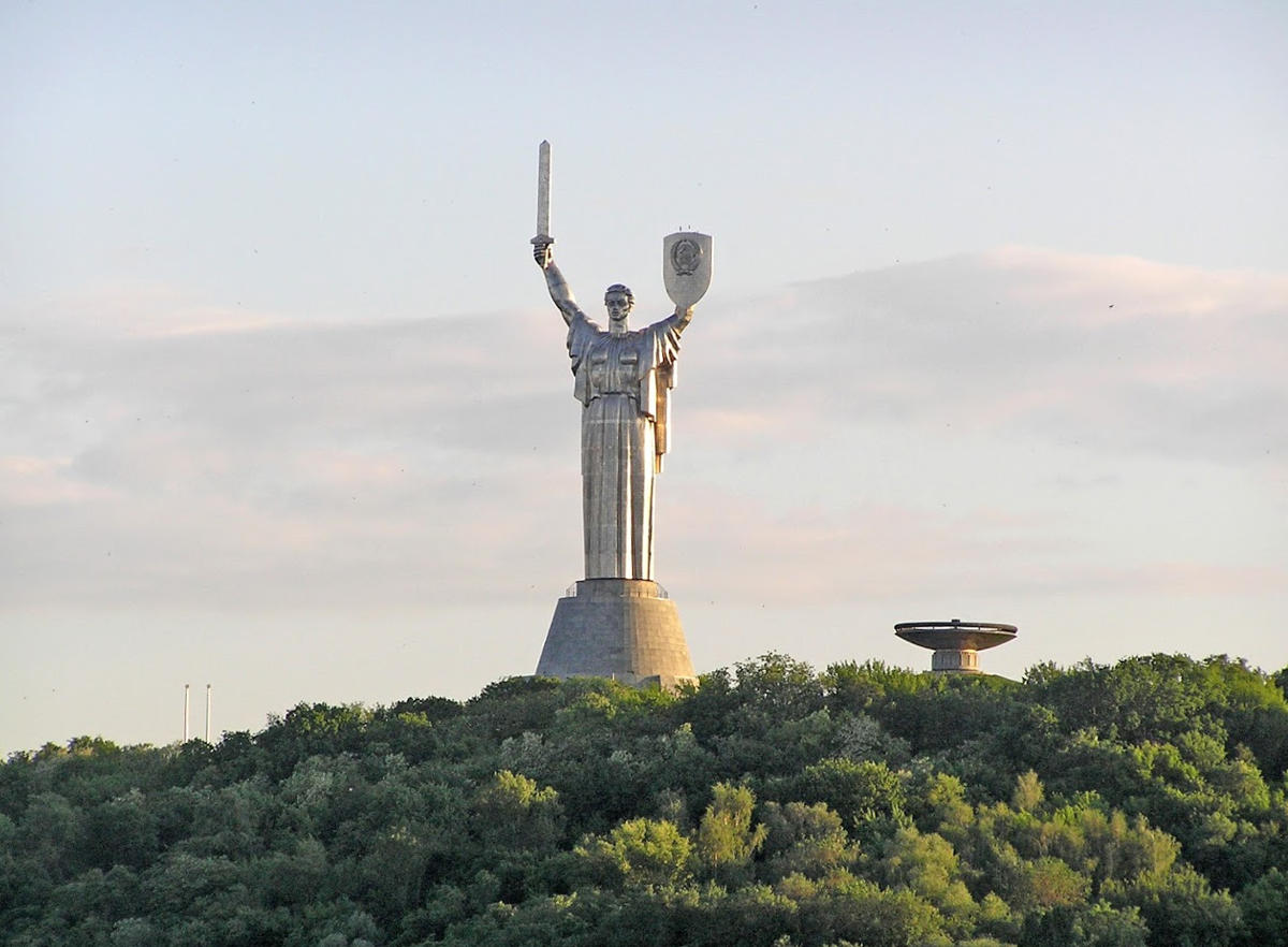 Батьківщина-мати, Київ. Готелі поруч, фото, відео, як добратися ...