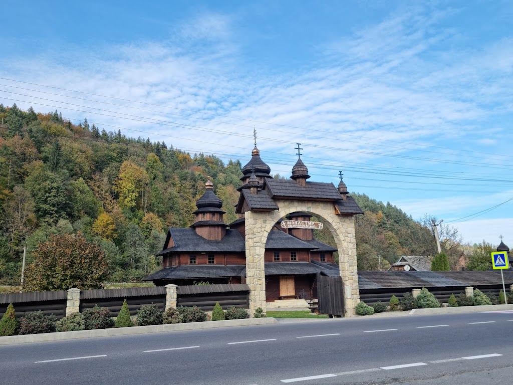Церква Святого пророка Іллі в Яремче, Яремче. Готелі поруч, фото, відео ...