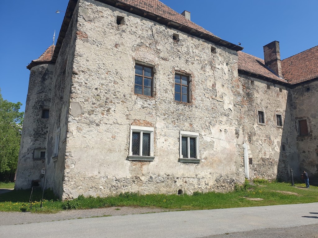 Замок «Сент-Міклош», Мукачево. Готелі поруч, фото, відео, як добратися ...